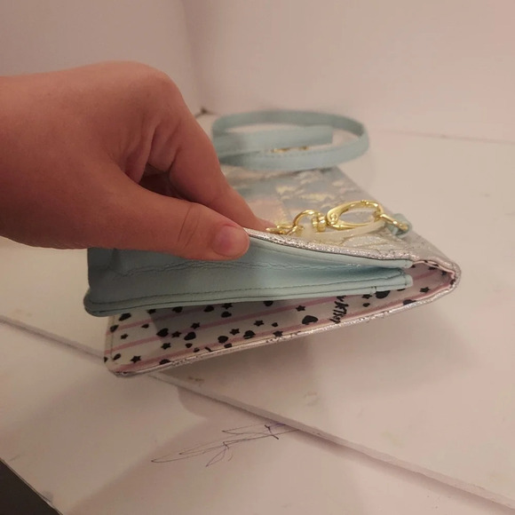 Luv Betsey by Betsey Johnson Hologram Silver Quilted Star Crossbag - Picture 12 of 12